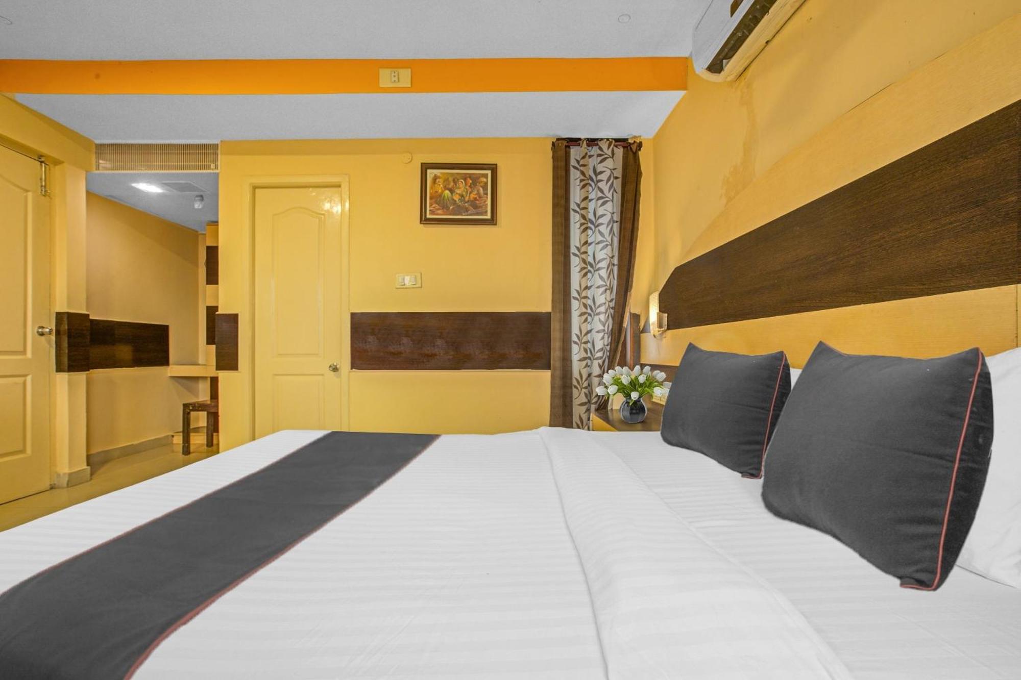 Collection O Mgr Inn Pondicherry Esterno foto